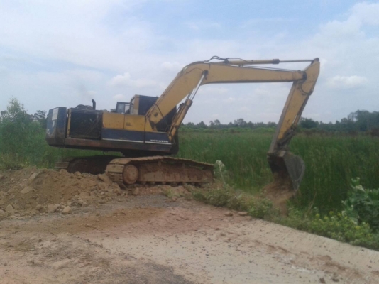 KOMATSU PC200-3สภาพพรอมใช้ รถกำลังทำงานอยู่ เอกสารใบแจ้งจำหน่ายอินร์วอยน์ เครื่องเดิม ปั้มพ์เดิม 0857698049 0887115178