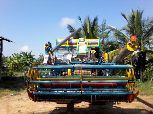 ต้องการขายรถเกียวข้าวไทยเจริญด่วน ต้องการขายรถเกียวข้าวไทยเจริญด่วน