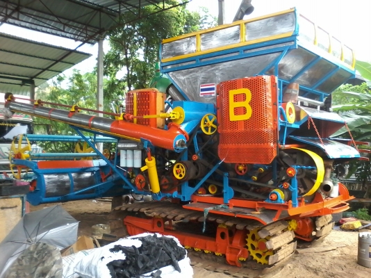 ต้องการขายรถเกียวข้าวไทยเจริญด่วน ต้องการขายรถเกียวข้าวไทยเจริญด่วน