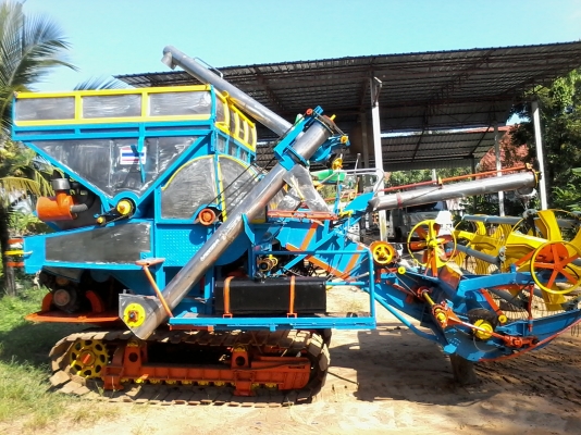 ต้องการขายรถเกียวข้าวไทยเจริญด่วน ต้องการขายรถเกียวข้าวไทยเจริญด่วน