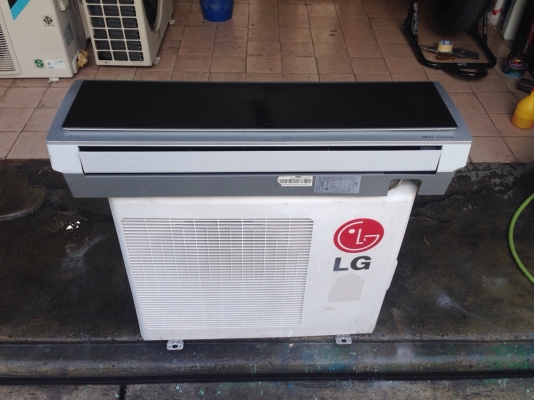 **** ขายแอร์ LG 9000 BTU ตัวหน้ากระจก  ****
