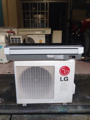 **** ขายแอร์ LG 9000 BTU ตัวหน้ากระจก  ****