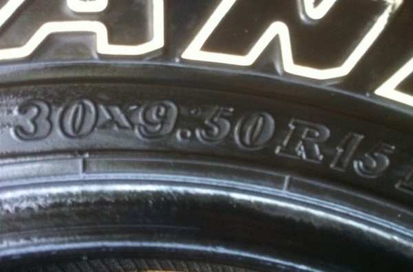 ยาง All Dunlop 30 9.5 R15 ปี11 เนื้อนิ่มๆ ไม่มีปะ ยาง All Dunlop 30 9.5 R15 ปี11 เนื้อนิ่มๆ ไม่มีปะ