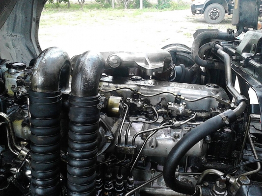 ขายรถสิบล้อMMTFN617เครือง225แรงม้าปี46รถนํ้ามันโหลดล่าง