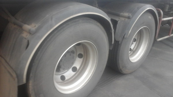 ขายรถสิบล้อMMTFN617เครือง225แรงม้าปี46รถนํ้ามันโหลดล่าง