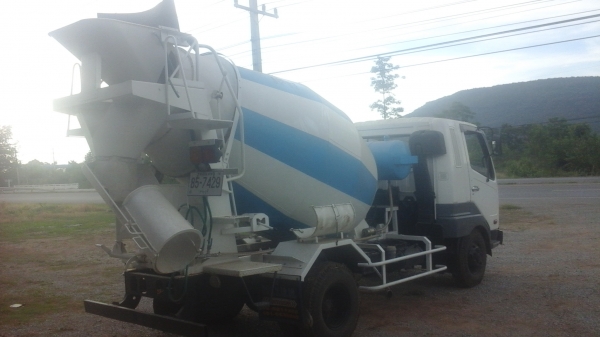 ขายรถนอกนําเข้าติดโม้3.5คิวรถไมเคยใช้งานในไทยเครือง210แรง