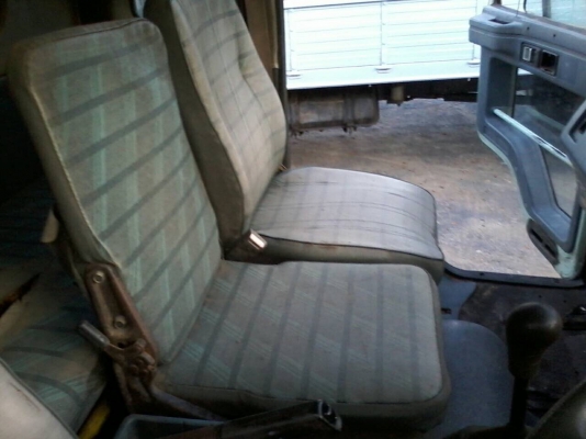 รถ6ล้อ ISUZU Rocky185แรงม้า กระบะดั้มดิน เบรคทิฟฟี่