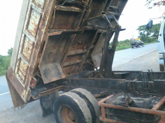 รถ6ล้อ ISUZU Rocky185แรงม้า กระบะดั้มดิน เบรคทิฟฟี่