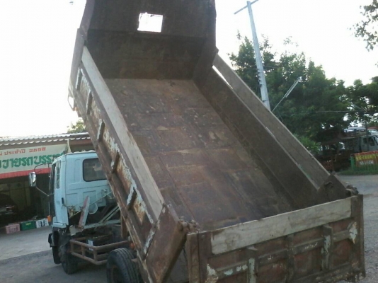 รถ6ล้อ ISUZU Rocky185แรงม้า กระบะดั้มดิน เบรคทิฟฟี่