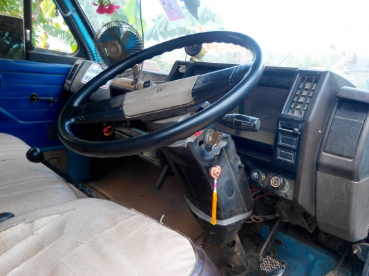 รถดั้ม 6 ล้อ NKR รถดั้ม 6 ล้อ NKR