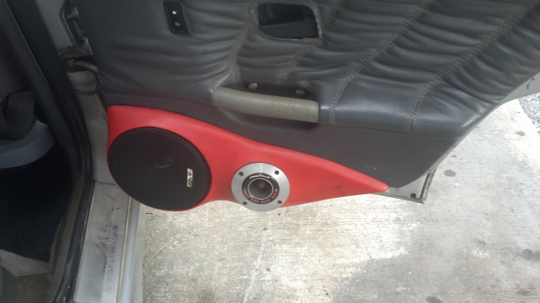 ขายรถเก๋งบีเอ็มนกแก้วซีรี3 ปี94 เครื่องเสียงกระหึ่ม เครื่องเสียงรอบคัน จอดมา3ปี เครื่องติดครับ ขี้เกลียดทำ ขาย 85000 บาทเท่านั้น