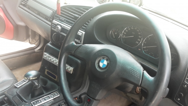 ขายรถเก๋งบีเอ็มนกแก้วซีรี3 ปี94 เครื่องเสียงกระหึ่ม เครื่องเสียงรอบคัน จอดมา3ปี เครื่องติดครับ ขี้เกลียดทำ ขาย 85000 บาทเท่านั้น