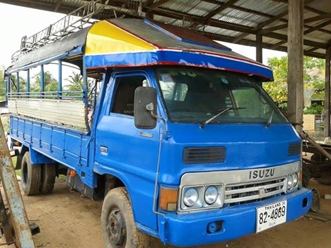ขาย6ล้อหลังคา isuzu 110 ksเครื่องดี สีสวย สภาพพร้อมใช้งาน เอกสารเล่มทะเบียน พร้อมหลังคาใช้งานได้เลย