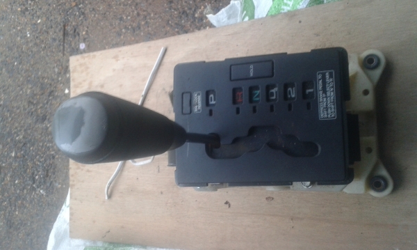 คันเกียร์ออโต้  chevrolet aveo  อาวีโอ 1.4  ปี  2011