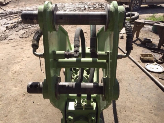 ขายหัวเบรคเกอร์ FURUKAWA ใส่แบคโฮ รุ่น PC-200. CAT 320. ZX-200