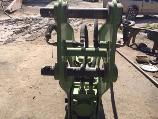 ขายหัวเบรคเกอร์ FURUKAWA ใส่แบคโฮ รุ่น PC-200. CAT 320. ZX-200