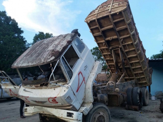 รถ hino สิบล้อ 2 เพลา เครื่อง 190 แรง เกียร์ สโลกลาง F17 เครื่องดีคันชีสวย ไม่มีเอกสาร รถ hino สิบล้อ 2 เพลา เครื่อง 190 แรง เกียร์ สโลกลาง F17 เครื่องดีคันชีสวย ไม่มีเอกสาร