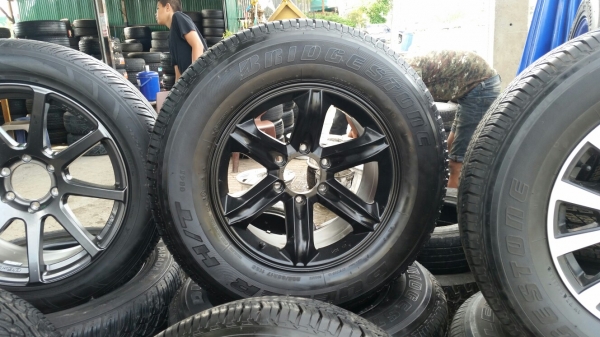 ล้อแม็กเล็บเหยี่ยว17 พร้อมยาง