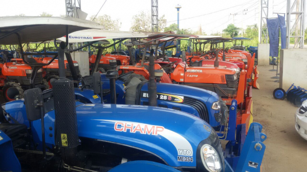 จะชื้อเครื่องมือสอง ตูโบต้า ย้งม้า โทรมาหาเราได้ที่เบอร์0813655997