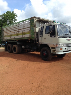 ขาย 10 ล้อ hino 3 m สองเพลา  เครื่อง po 9 c 315 แรงม้า เกรียร์ติดเครื่อง  ไม่มีสโลว์  ยางดี 2 เส้นกระบะเนียม  หัวมีทำสีบ้าง ทะเบียนพร้อมโอน