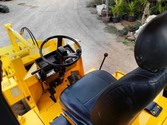 ขายรถตักล้อยาง ยี่ห้อ MITSUBISHI WS200A เก่าญี่ปุ่น พร้อมใช้งาน ติดต่อ 086-775-7900 086-324-1992