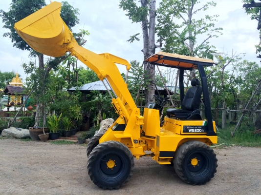 ขายรถตักล้อยาง ยี่ห้อ MITSUBISHI WS200A เก่าญี่ปุ่น พร้อมใช้งาน ติดต่อ 086-775-7900 086-324-1992