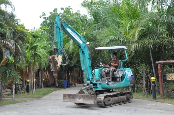 ขายแบคโฮ KOMATSU PC25หัวแย๊กพร้อม(เท่าpc30) สวยเดิมจากญี่ปุ่น ทำงานสมบูรณ์ทุกระบบ รับรองไม่ผิดหวัง 480,000 เท่านั้น!!