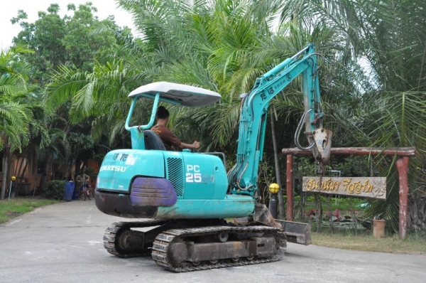 ขายแบคโฮ KOMATSU PC25หัวแย๊กพร้อม(เท่าpc30) สวยเดิมจากญี่ปุ่น ทำงานสมบูรณ์ทุกระบบ รับรองไม่ผิดหวัง 480,000 เท่านั้น!!