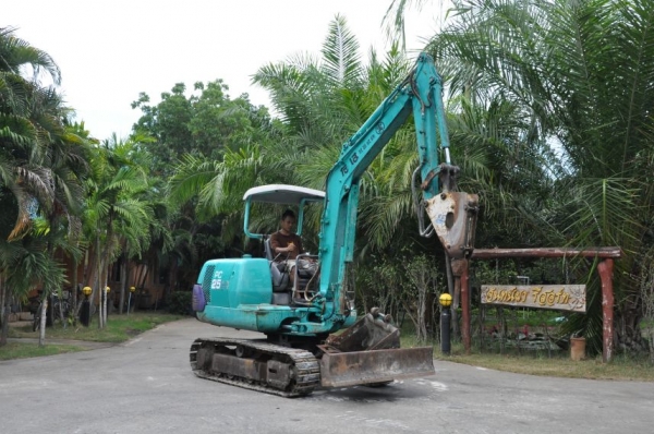 ขายแบคโฮ KOMATSU PC25หัวแย๊กพร้อม(เท่าpc30) สวยเดิมจากญี่ปุ่น ทำงานสมบูรณ์ทุกระบบ รับรองไม่ผิดหวัง 480,000 เท่านั้น!!