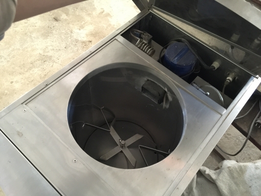 เครื่อง กด น้ำแข็ง Newton / สภาพต้องเอาไปซ้อมลูกดิ่ง