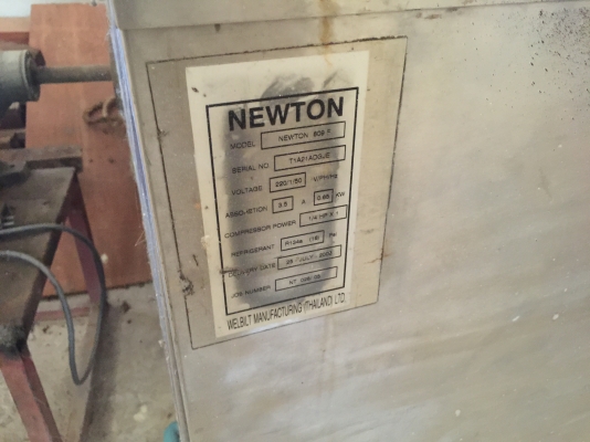 เครื่อง กด น้ำแข็ง Newton / สภาพต้องเอาไปซ้อมลูกดิ่ง