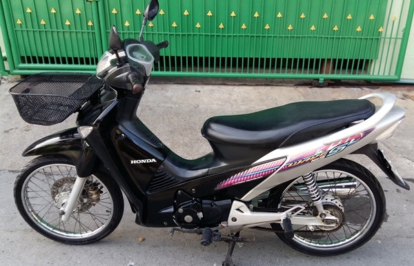 ขายเวฟ125sไฟเลี้ยวบังลม ตัวคาร์บูสตาร์ทเท้า