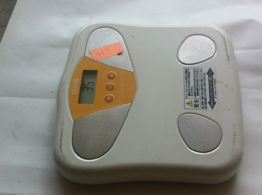 เครื่องตรวจสอบร่างกายเบื้องต้น  TANITA สามารถเช็คดัชนีมวลกาย เปอร์เซ็นต์ไขมันในร่ายการ