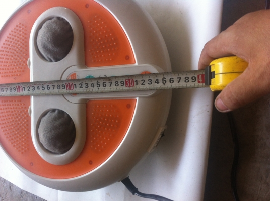 เครื่องนวดเท้าและส่วนอื่นๆ TWINBIRD ด้วยการหมุนปุ่มนวดสองด้าน