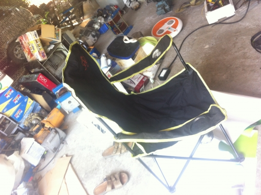 เก้าอี้พับแบบพกติดตัวแบบนั่งคนเดัยวจากญี่ปุ่น สภาพสวยใหม่มาก