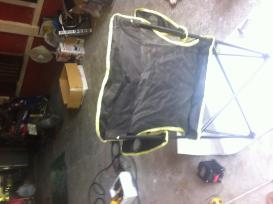 เก้าอี้พับแบบพกติดตัวแบบนั่งคนเดัยวจากญี่ปุ่น สภาพสวยใหม่มาก