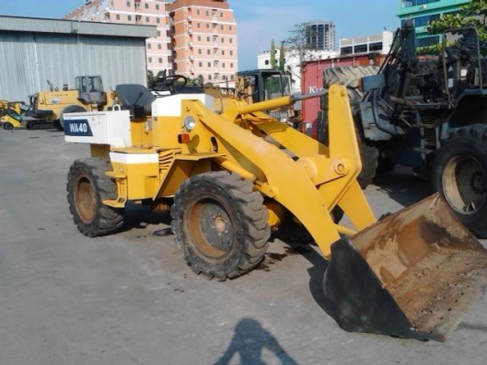 ขายรถตักล้อยาง WA 40   ขนาด 1 คิว