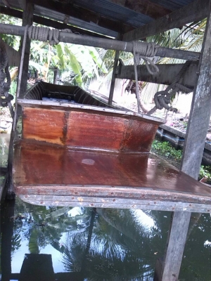 เรือไม้สัก