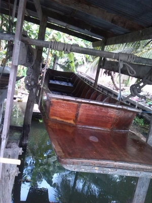 เรือไม้สัก