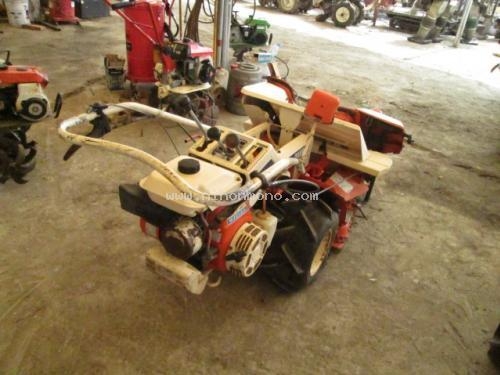รถเกี่ยวข้าวเดินตาม   KUBOTA   HF52TSN  รหัสสินค้า : 80802330 หรือเพิ่มเติมไดที่ www.nihonmono.com