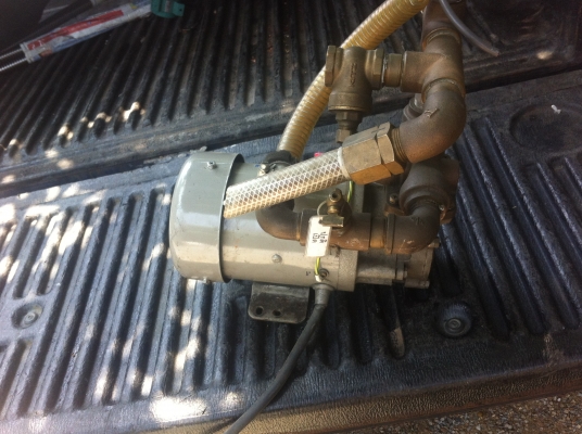 ปั้มน้ำ IWY ขนาด 1 แรงม้า เป็นแบบทำแรงดันได้ค่อยข้างสูง ดันน้ำขึ้นได้สูงถึง  45 ม.