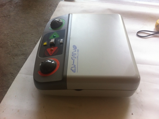 เครื่องบําบัดแบบสองอย่างในตัวเดียวกัน มีเบาะสั่นและแผ่นประคบร้อน