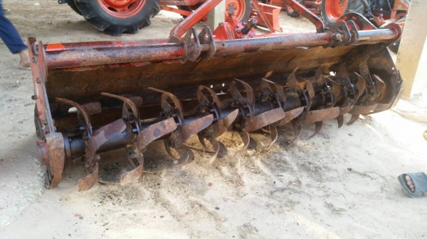 ขายโรตารี่ตราช้าง RX 200 M สภาพเดิมๆ ชีลไม่มีรั่วเอาไปใช้ได้เลย อยู่ สุรินทร์ คับ สนใจ 0845486359 สุชาติ