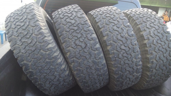 ขายยาง bf all 265/75/16 ดอกเต็มครับ ขายยาง bf all 265/75/16 ดอกเต็มครับ