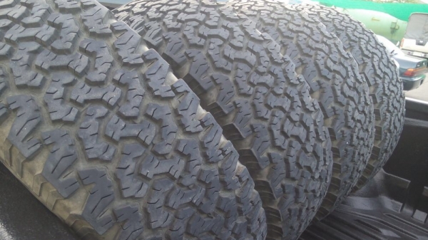 ขายยาง bf all 265/75/16 ดอกเต็มครับ ขายยาง bf all 265/75/16 ดอกเต็มครับ