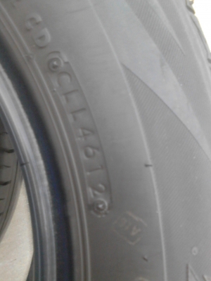 205/60R15 BRIDGESTONE ปี2012 มี 2 เส้น tel.081-427-3941 205/60R15 BRIDGESTONE ปี2012 มี 2 เส้น tel.081-427-3941