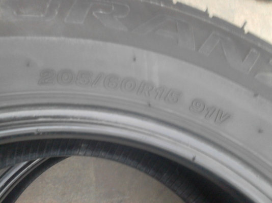205/60R15 BRIDGESTONE ปี2012 มี 2 เส้น tel.081-427-3941 205/60R15 BRIDGESTONE ปี2012 มี 2 เส้น tel.081-427-3941