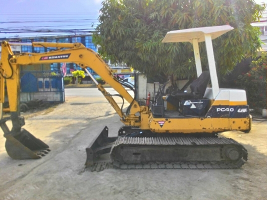ขายด่วน Komatsu PC 40-6   สภาพสวย ราคากันเอง  พร้อมใช้งาน    โทร 081-3848169  คมศักดิ์  เผ่าพงศ์ษา