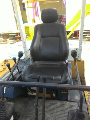 ขายด่วน Komatsu PC 40-6   สภาพสวย ราคากันเอง  พร้อมใช้งาน    โทร 081-3848169  คมศักดิ์  เผ่าพงศ์ษา