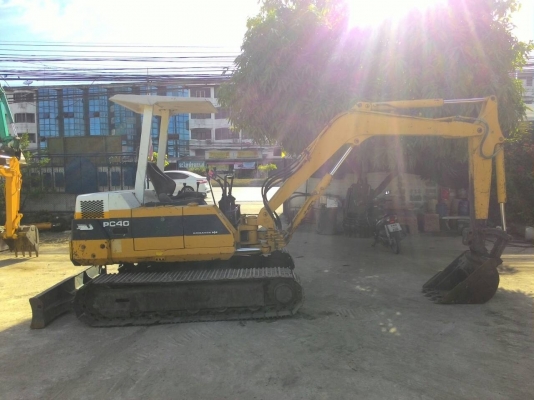 ขายด่วน Komatsu PC 40-6   สภาพสวย ราคากันเอง  พร้อมใช้งาน    โทร 081-3848169  คมศักดิ์  เผ่าพงศ์ษา